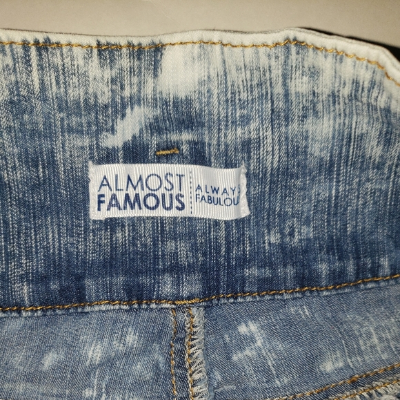 High Waist - Picture 2 of 5